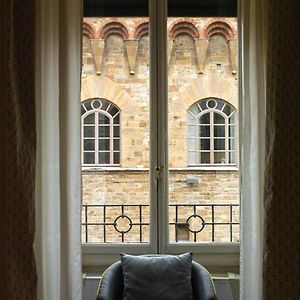 Suite tower